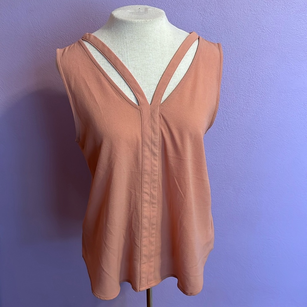 Mod Dusty Peach Blush Pink Sleeveless V-Neck Cutout Tank Top Women's Medium